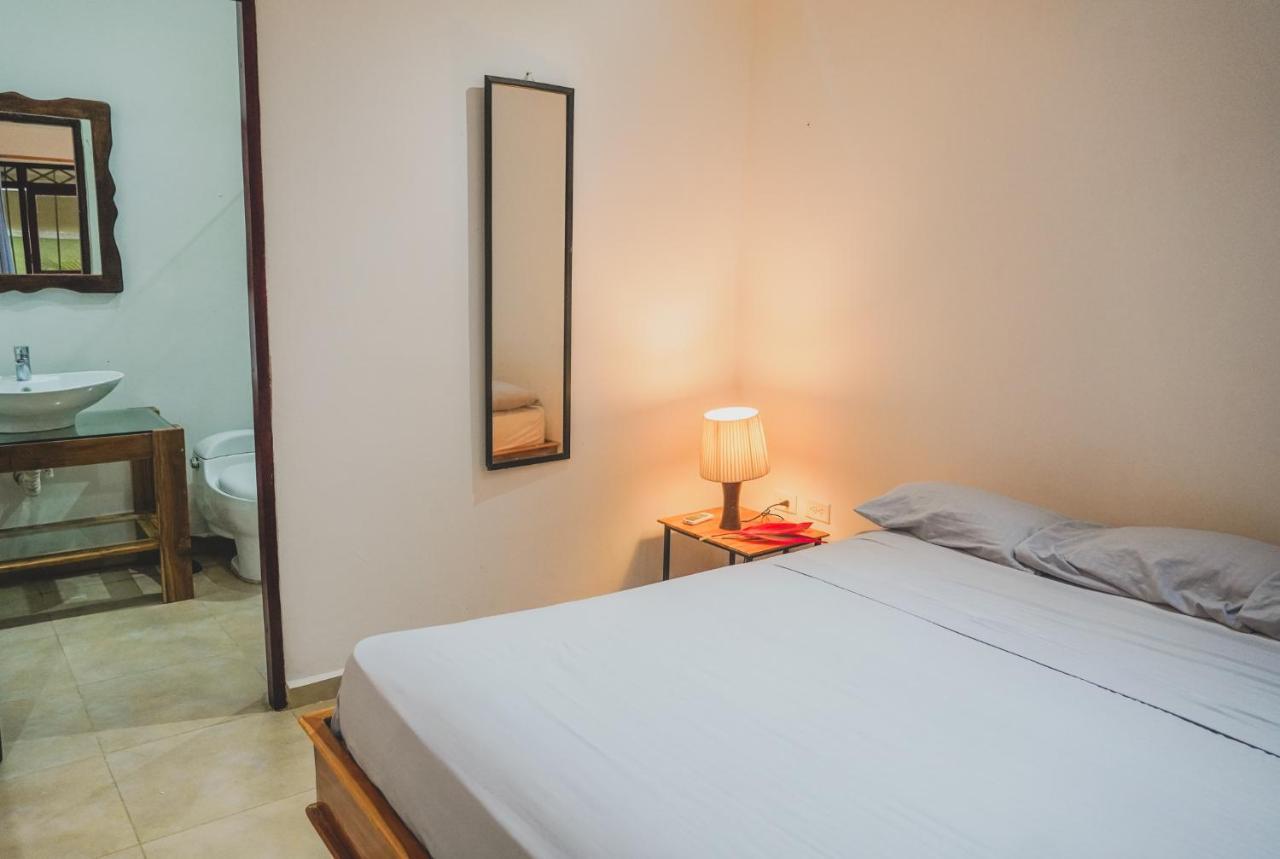 Hostel 7, Casa De Gingi Playa Santa Teresa  Экстерьер фото
